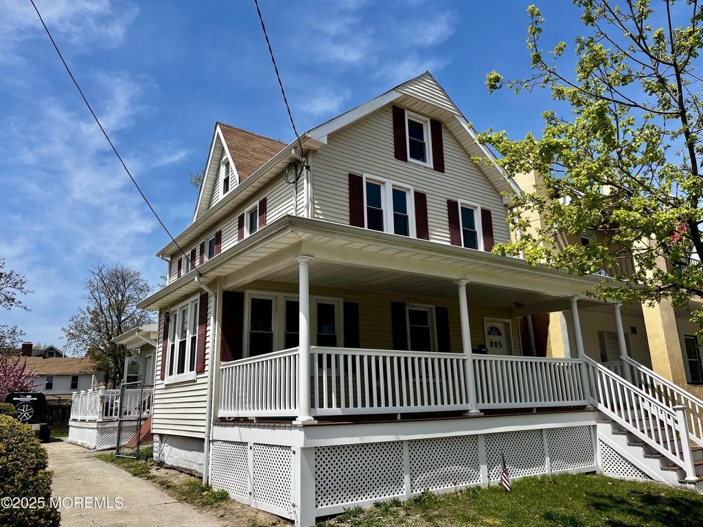 805 Bond Street - Photo 0