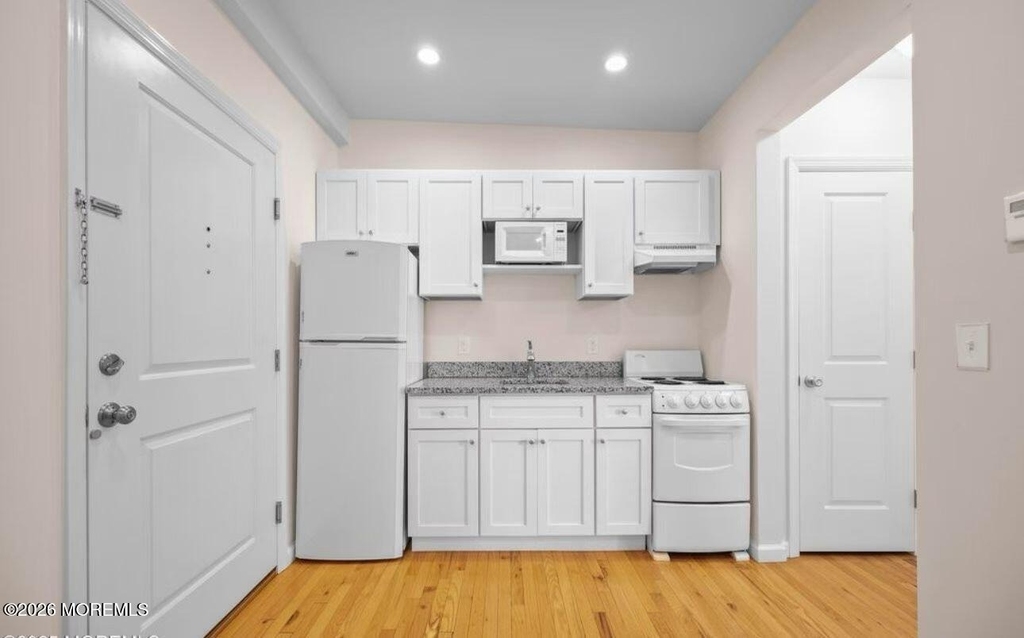 803 Ocean Avenue N - Photo 1