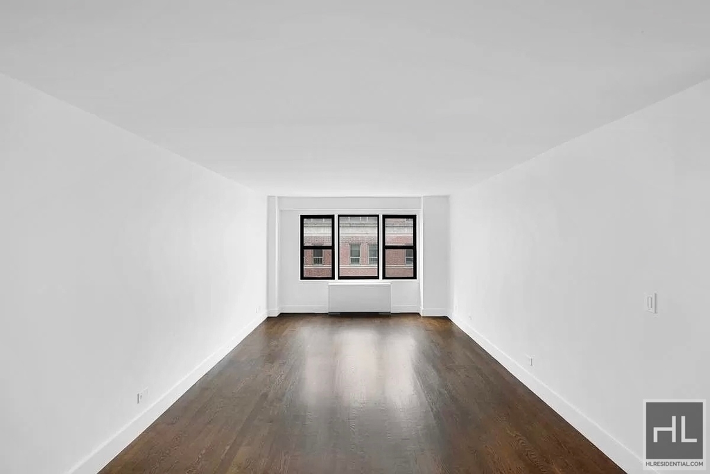 East 63 Street - Photo 3