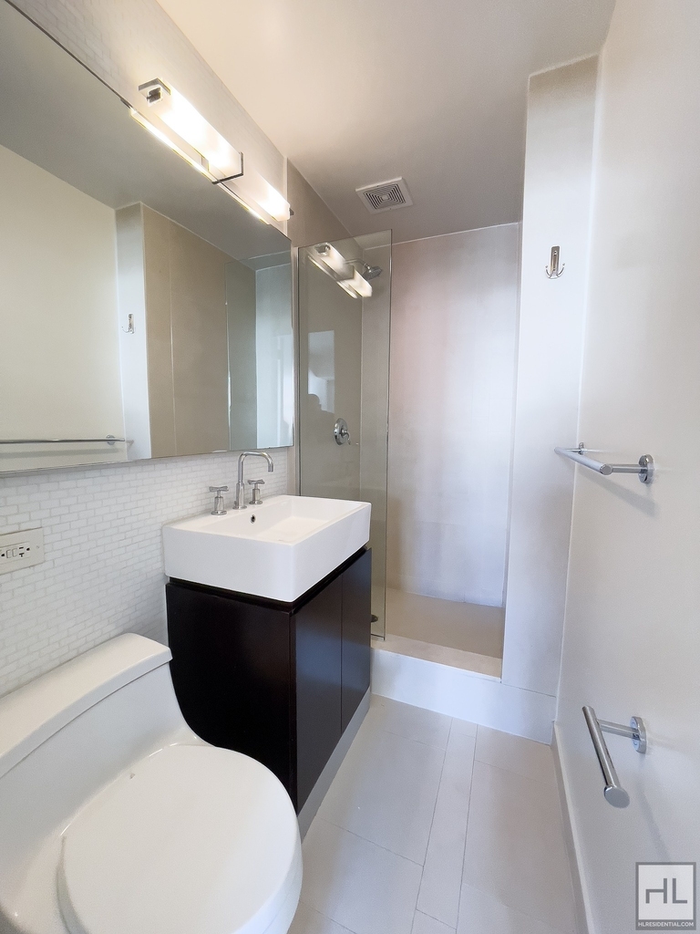 East 63 Street - Photo 8