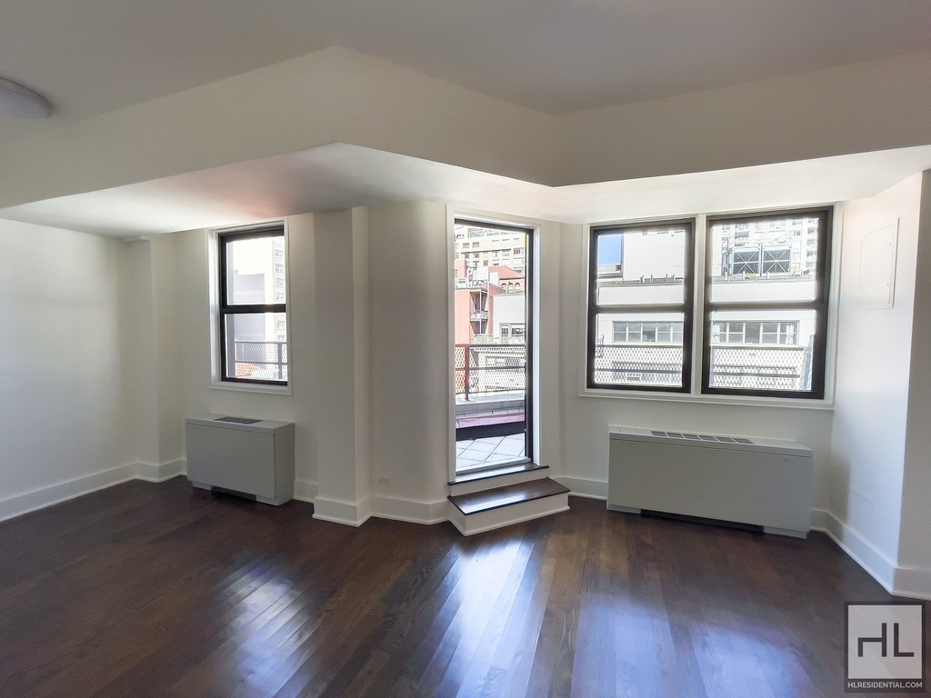 East 63 Street - Photo 0