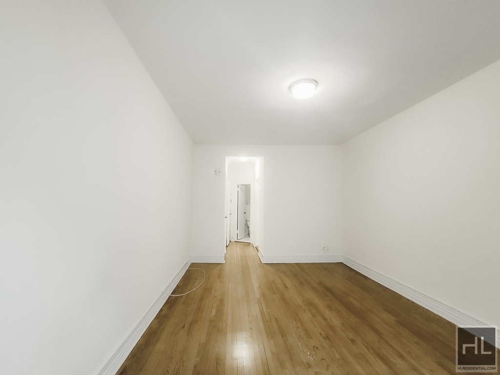 East 83 Street - Photo 1