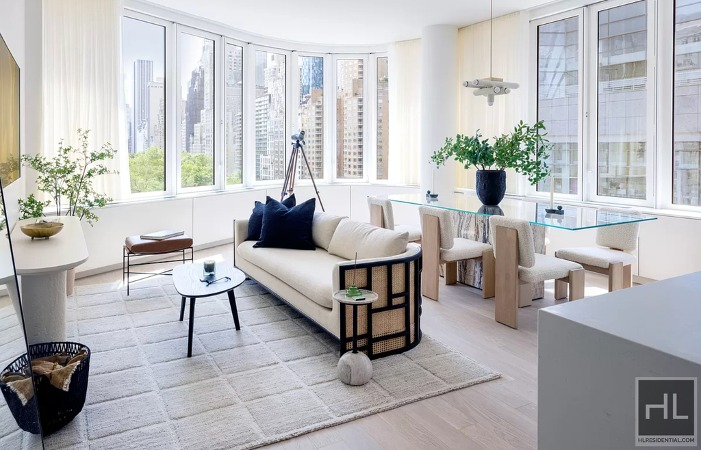 West 60th Street - Photo 1