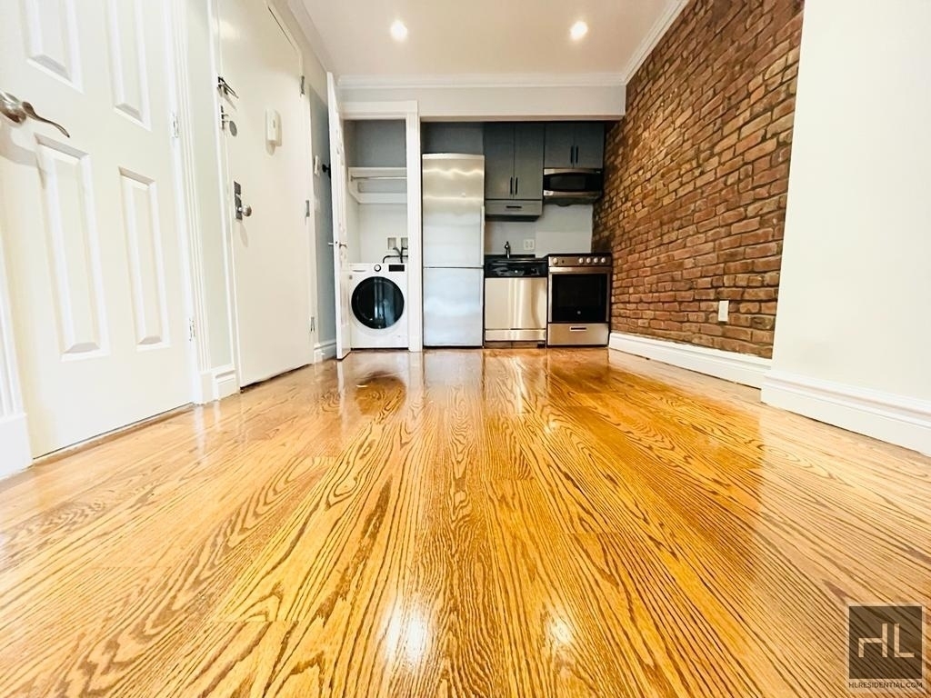 East 5 Street - Photo 1