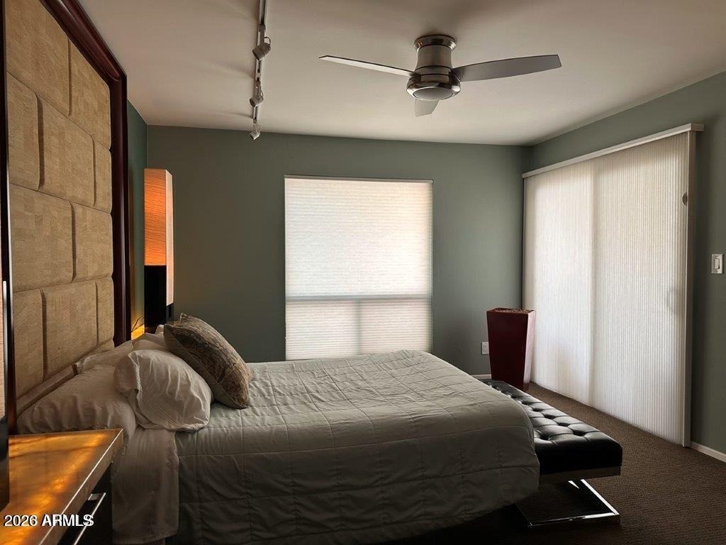 110 W Victoria Square - Photo 16