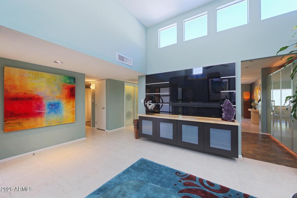 110 W Victoria Square - Photo 28