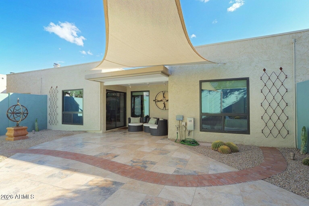 110 W Victoria Square - Photo 22