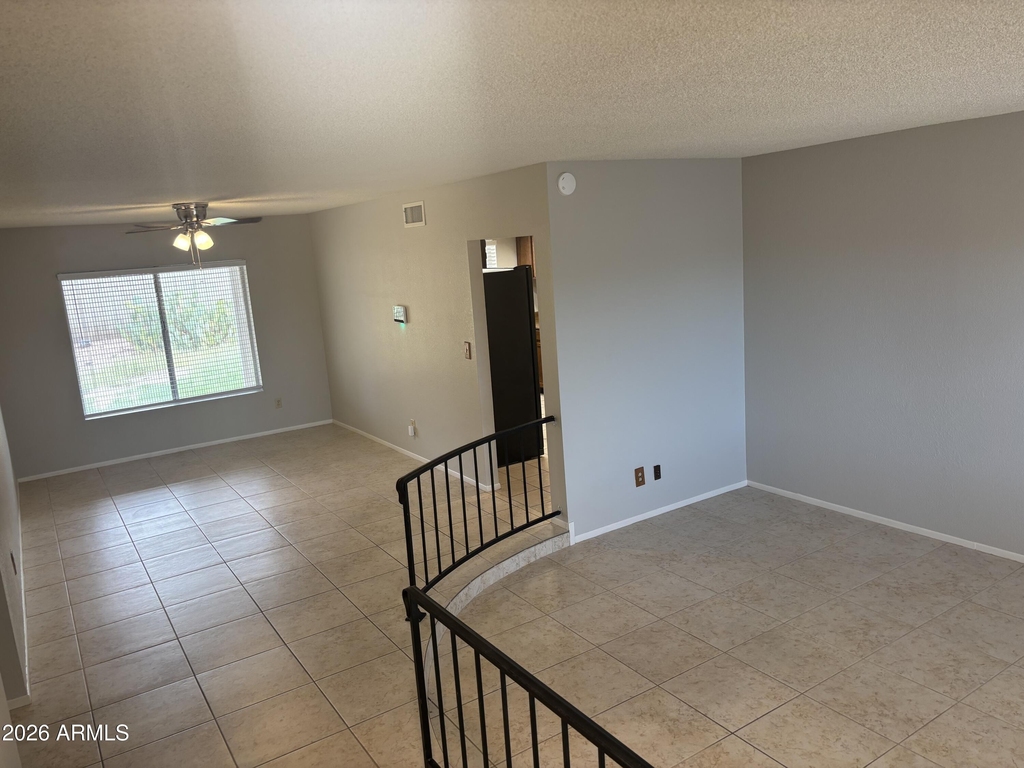 1237 W Ellis Street - Photo 2