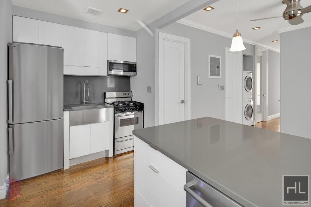 East 23 Street - Photo 1