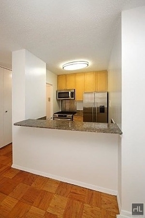 East 34 Street - Photo 2