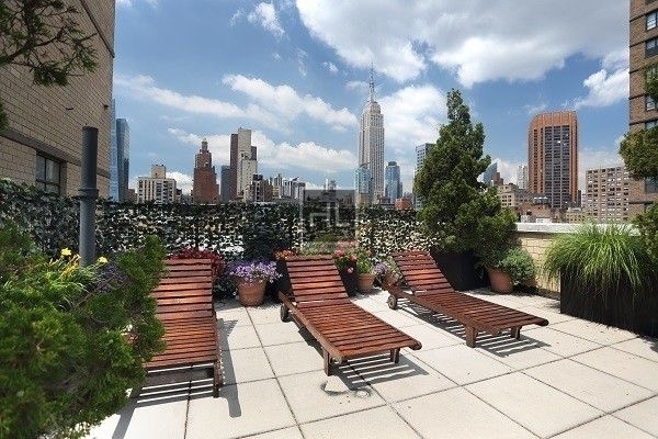 East 29th Street - Photo 9