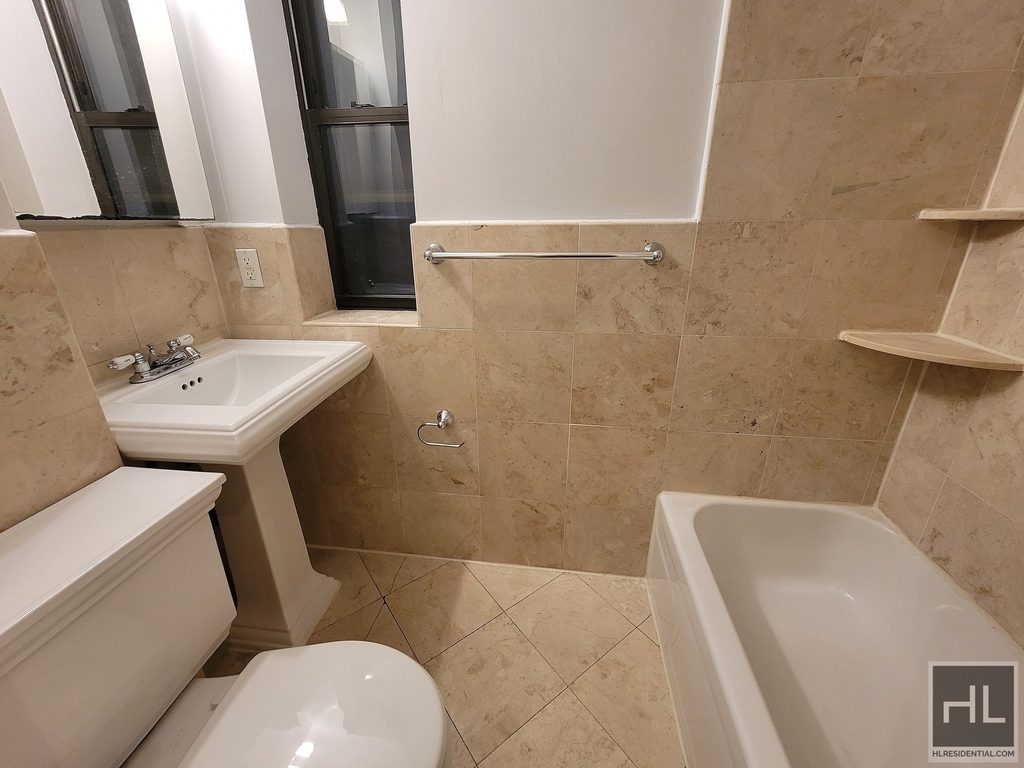 East 23 Street - Photo 4