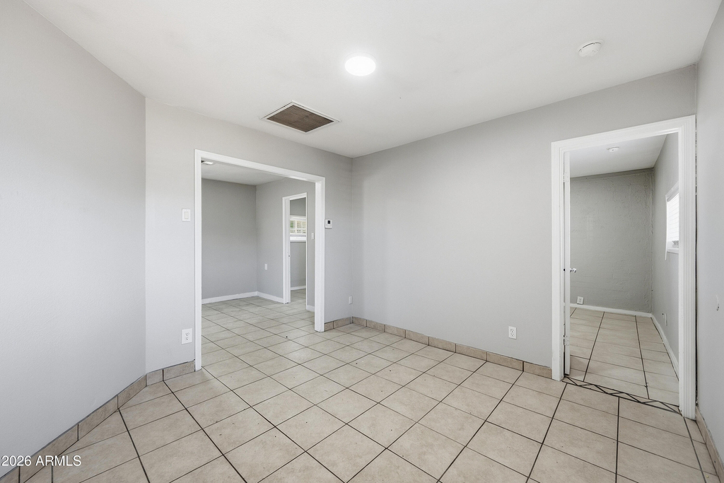 5206 W Ocotillo Road - Photo 1