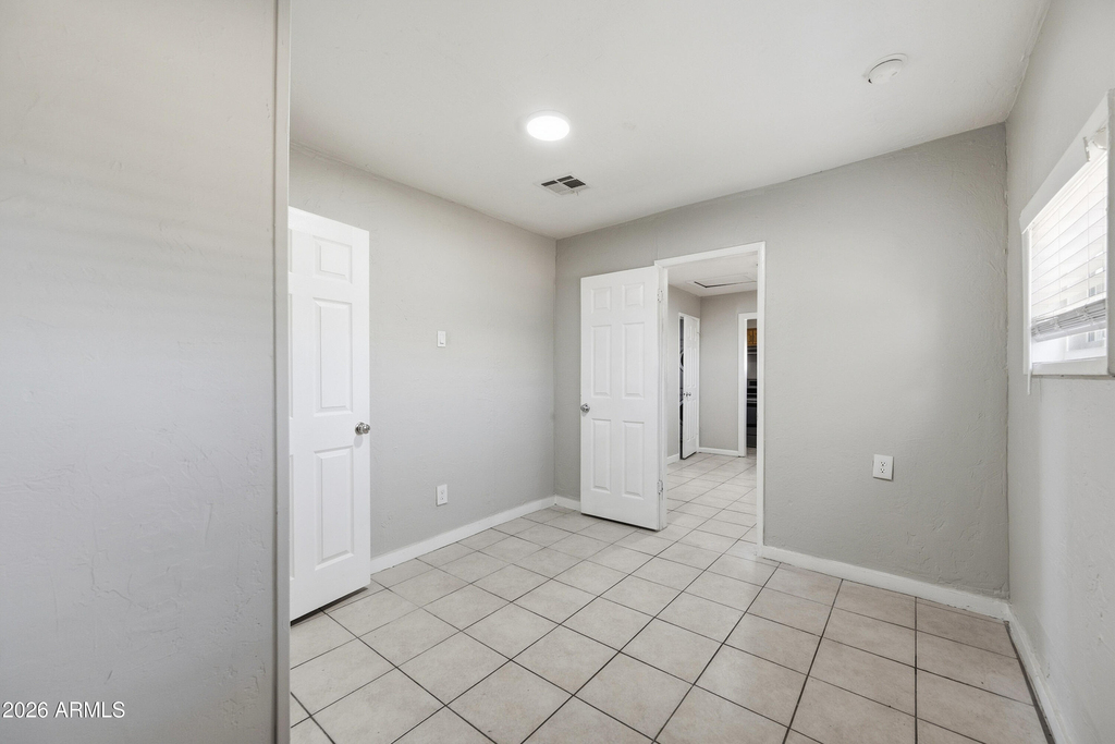5206 W Ocotillo Road - Photo 10