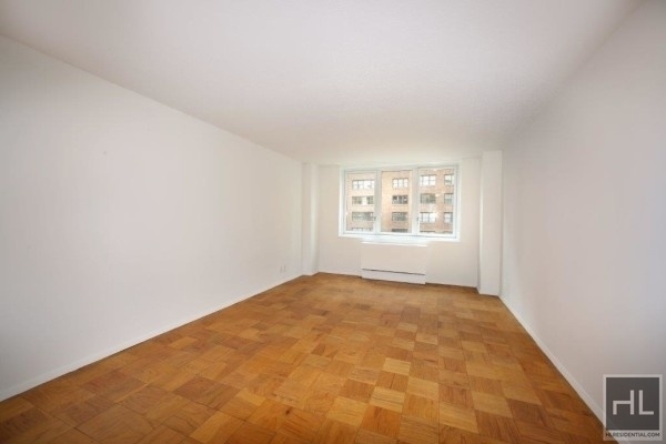 East 34 Street - Photo 1