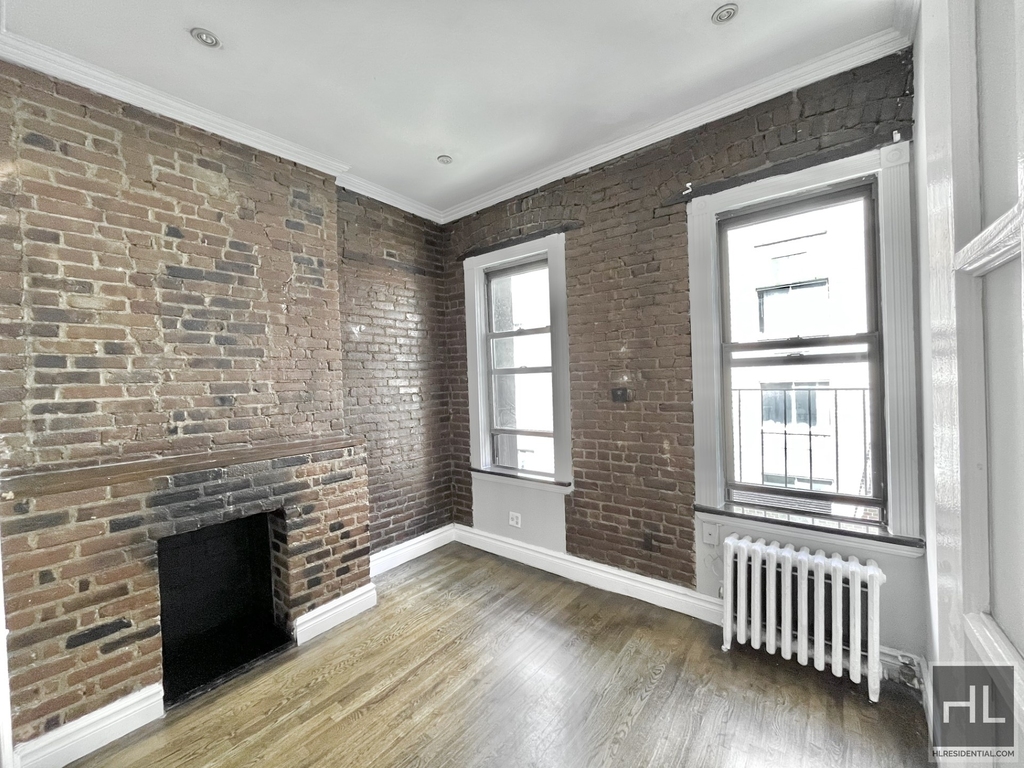 East 23 Street - Photo 2