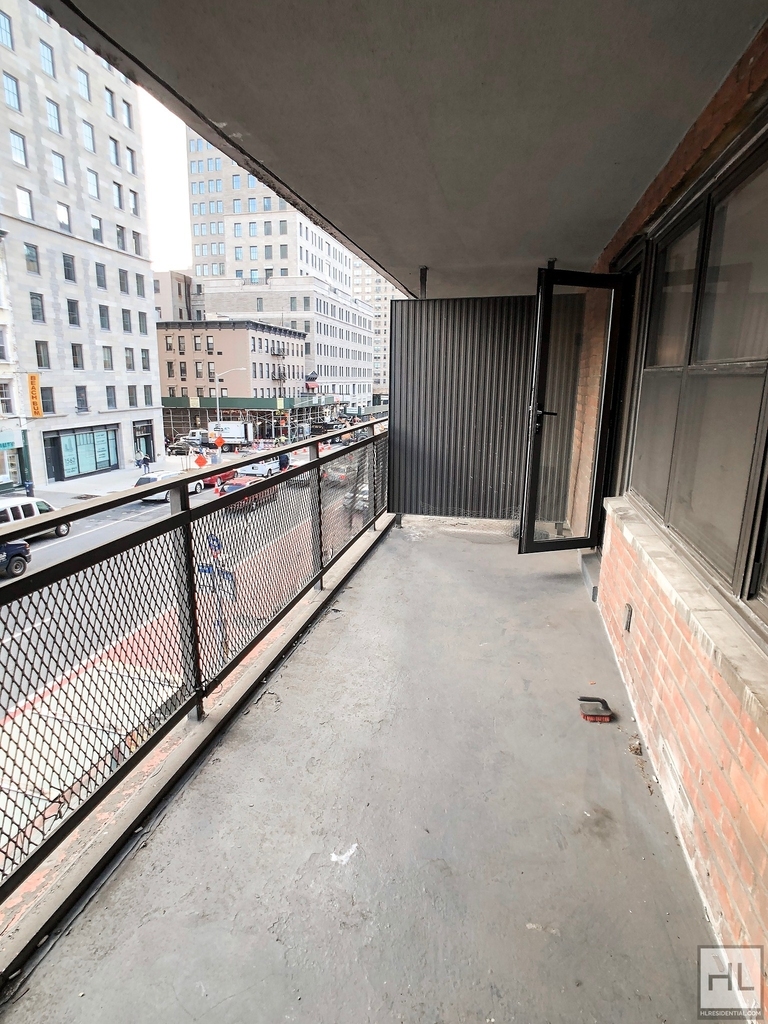 E 82 St - Photo 5