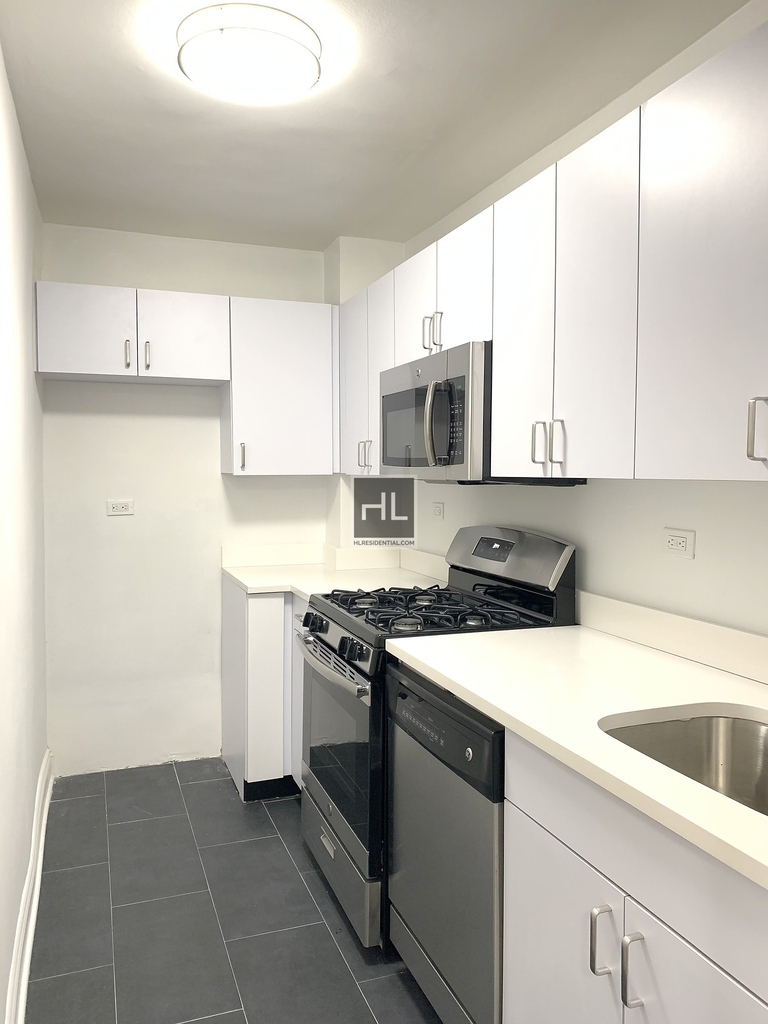 5 Avenue - Photo 3