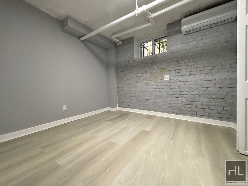 Stanton Street - Photo 14