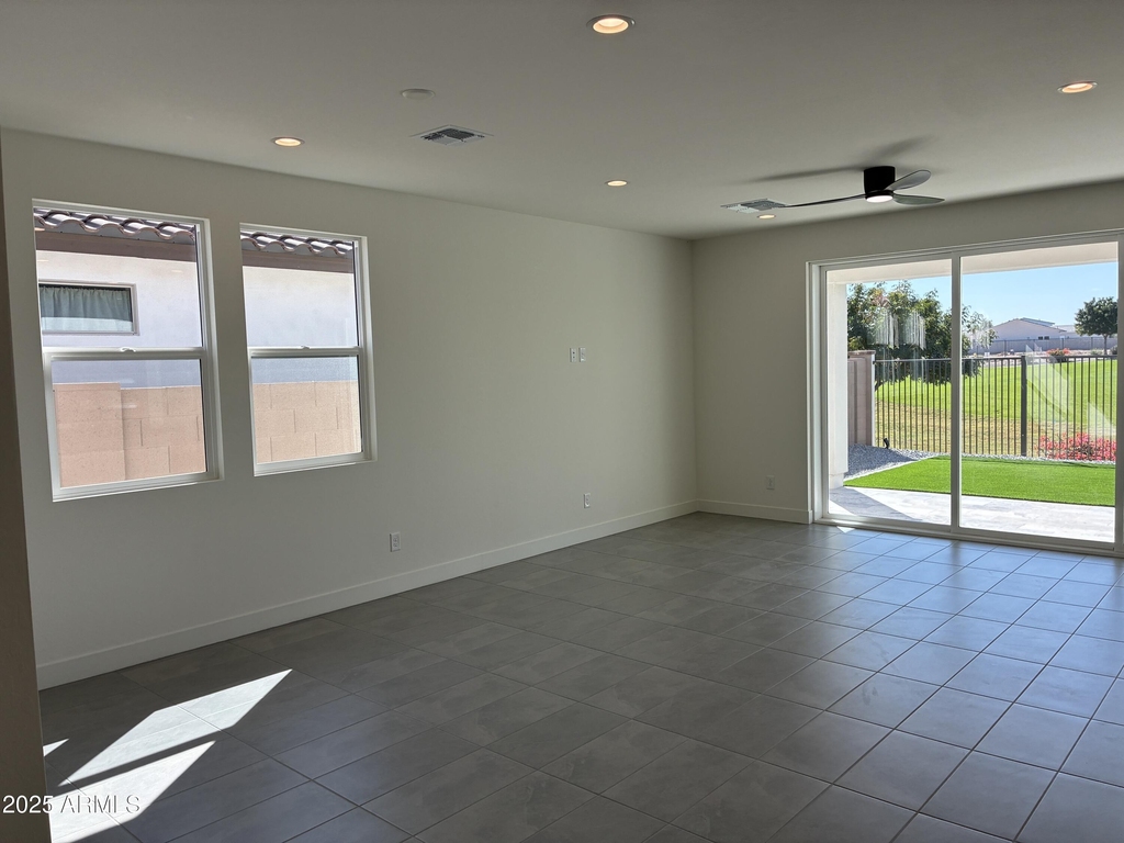 10862 N Brownsville Lane - Photo 9