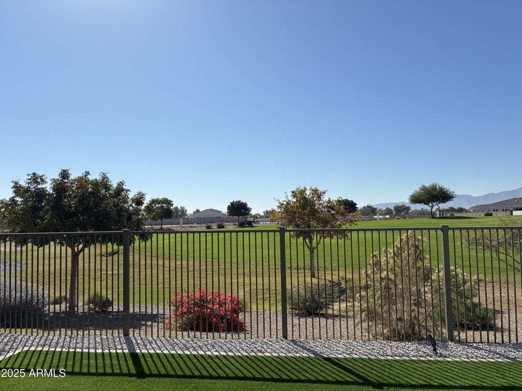 10862 N Brownsville Lane - Photo 2