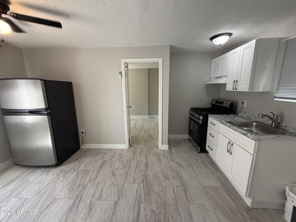 185 W Morelos Street - Photo 2