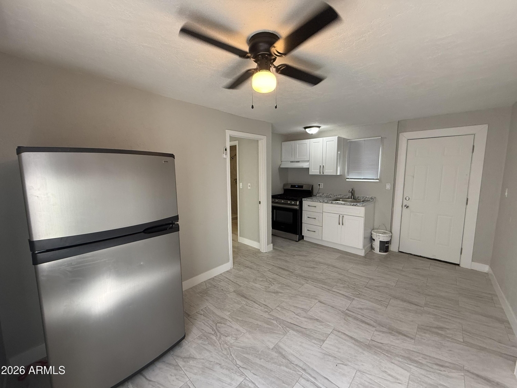 185 W Morelos Street - Photo 1