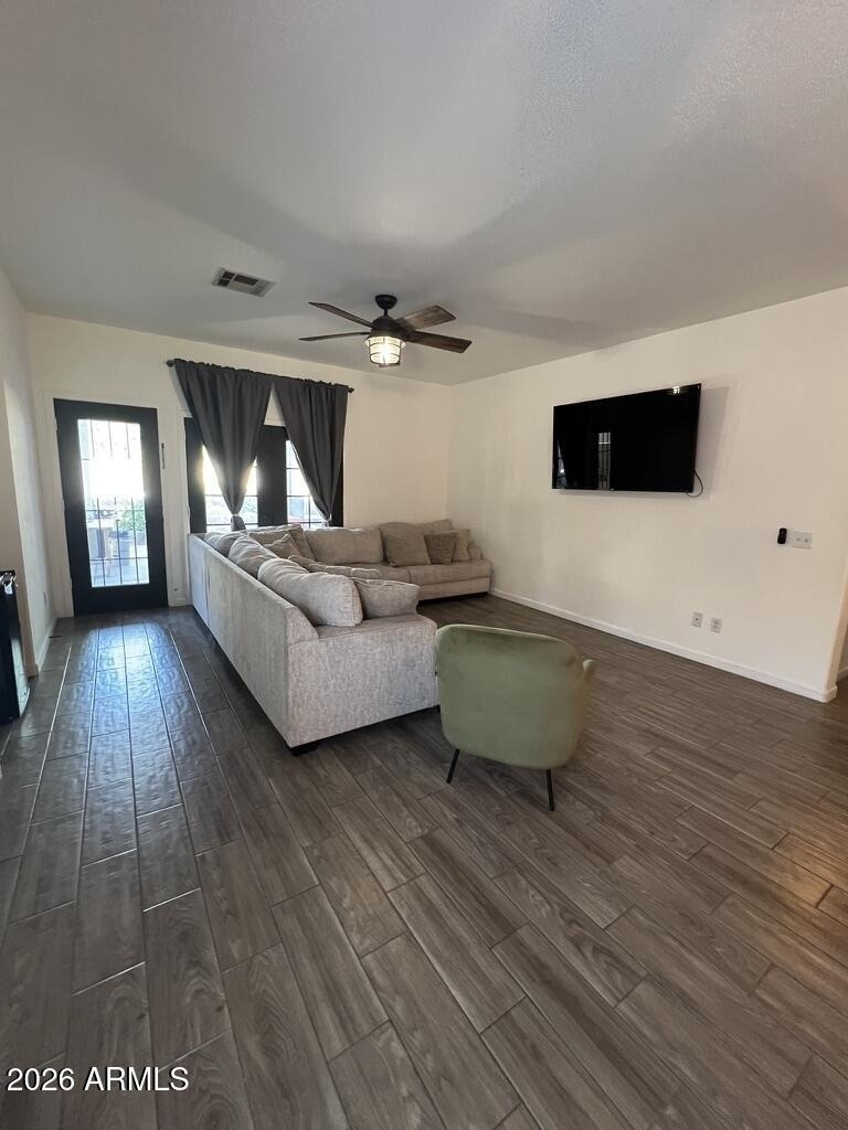 2527 N Silverado -- - Photo 3