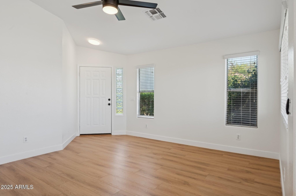 2131 S Peppertree Drive - Photo 8