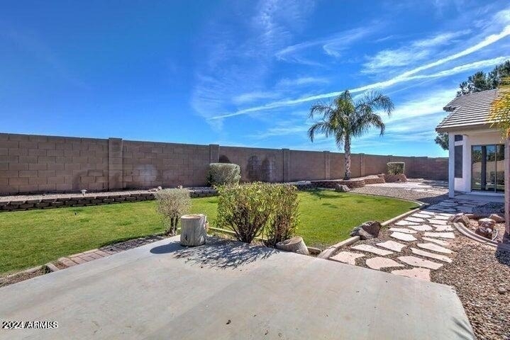 2131 S Peppertree Drive - Photo 18