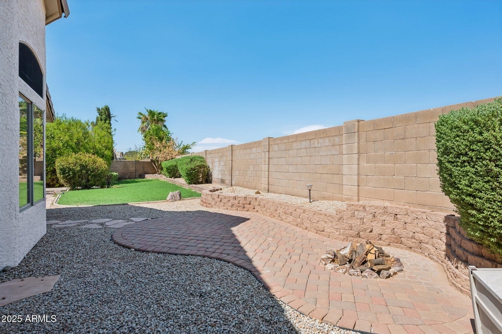 2131 S Peppertree Drive - Photo 22