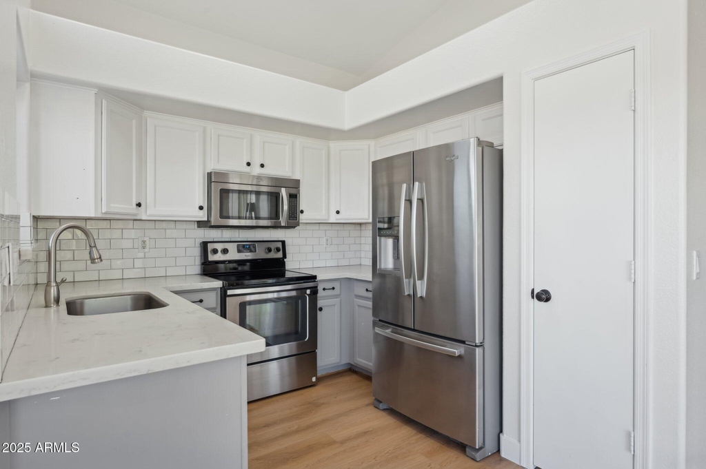 2131 S Peppertree Drive - Photo 21