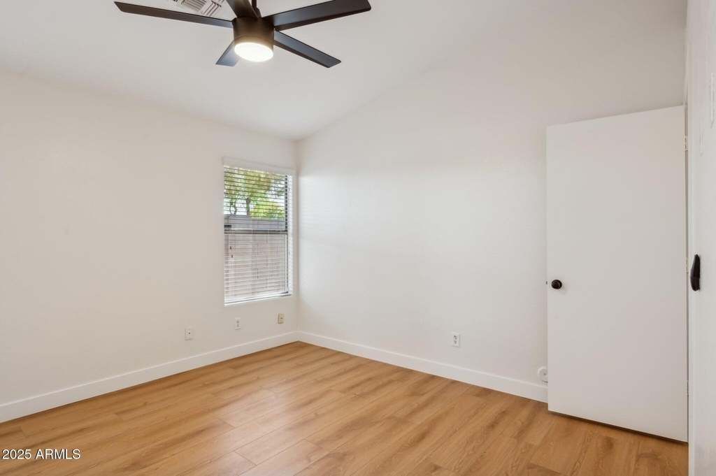 2131 S Peppertree Drive - Photo 14