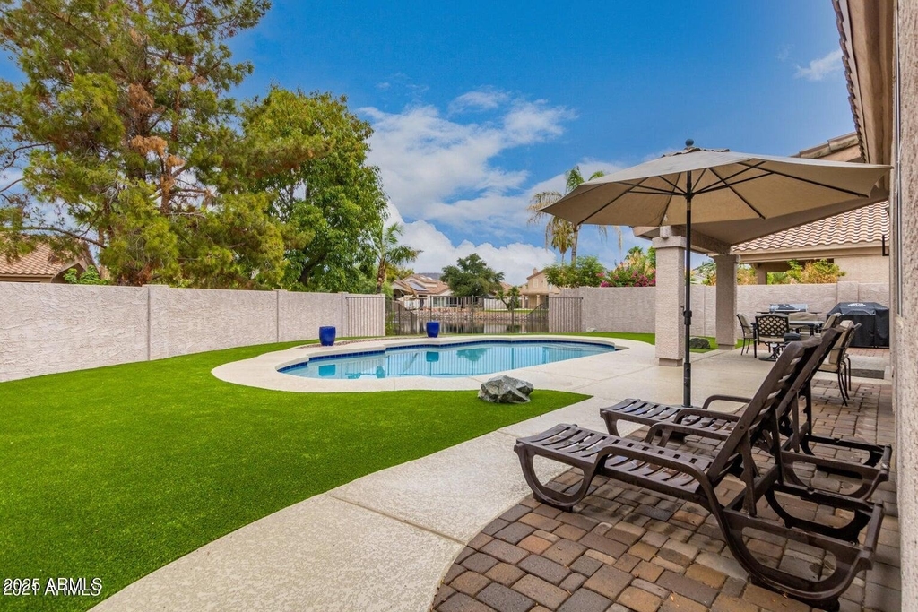 6230 W Irma Lane - Photo 6