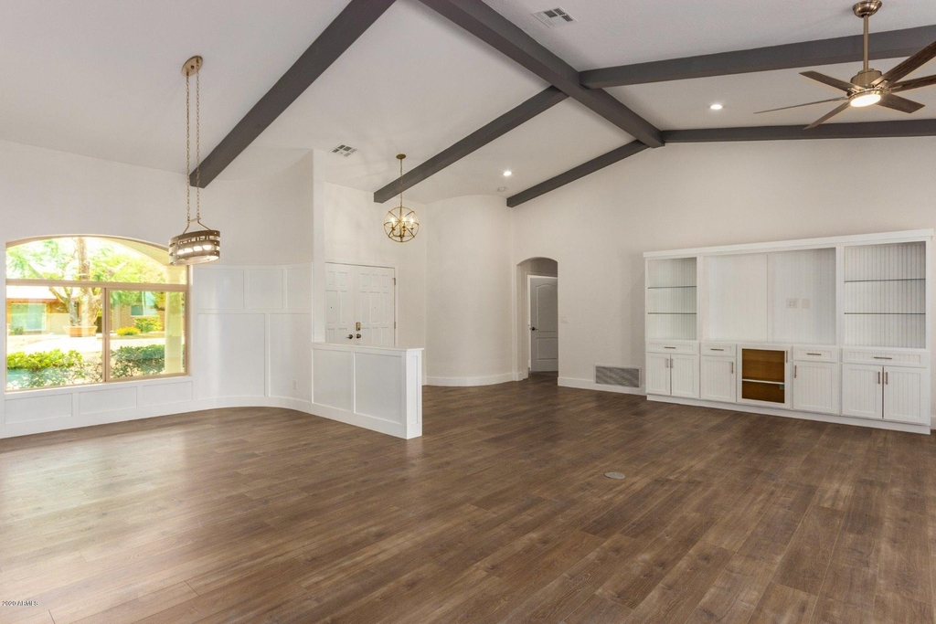719 E Fairway Drive - Photo 9