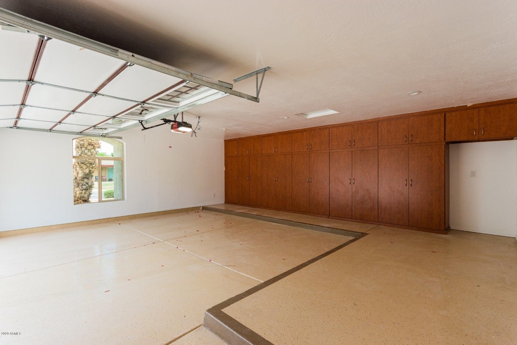 719 E Fairway Drive - Photo 40
