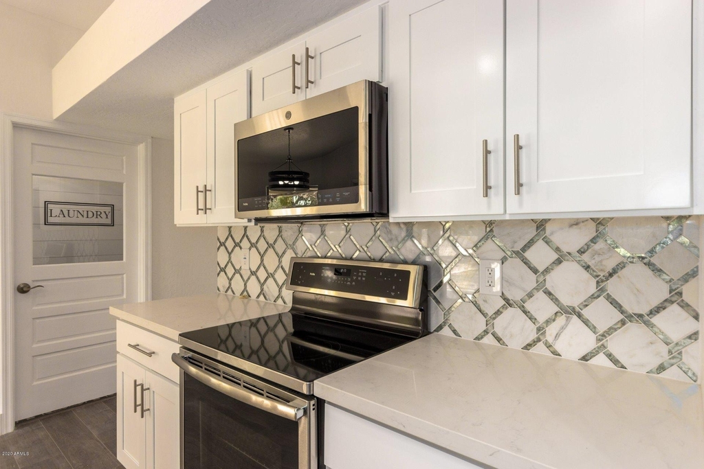 719 E Fairway Drive - Photo 16