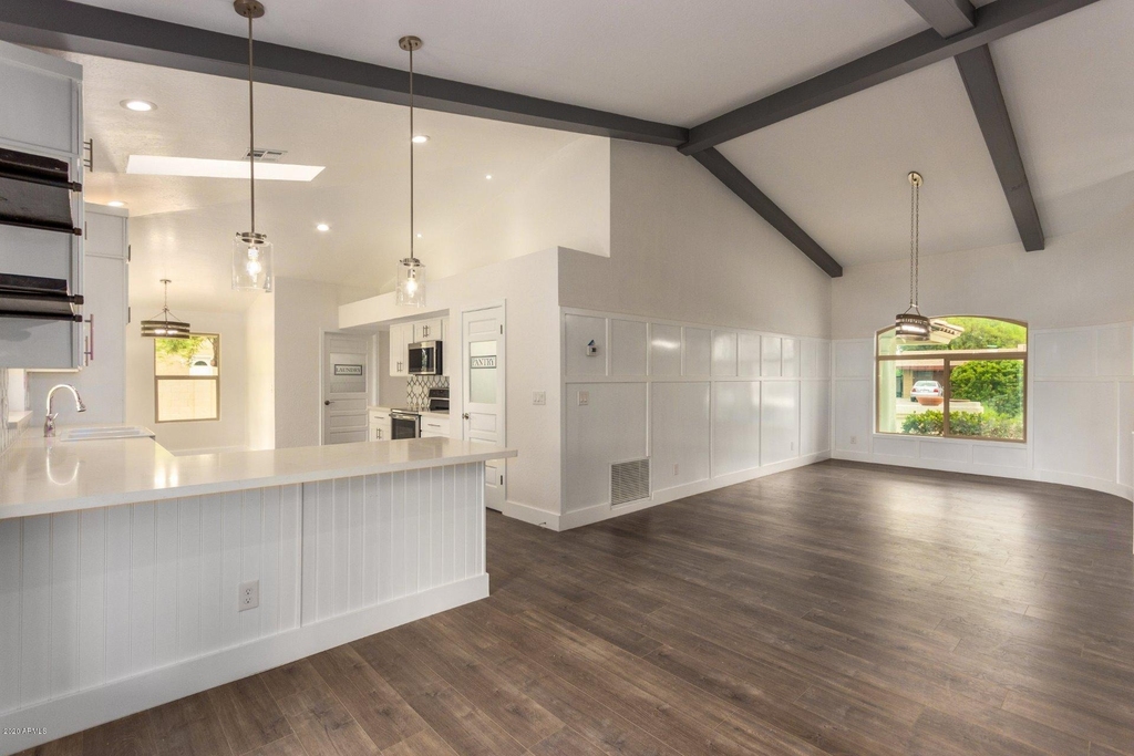 719 E Fairway Drive - Photo 7