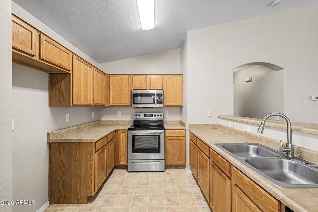 2159 W Pinkley Avenue - Photo 8