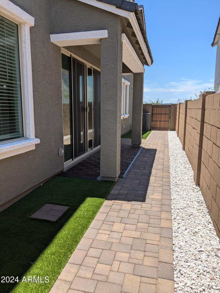2207 W Paso Trail - Photo 3