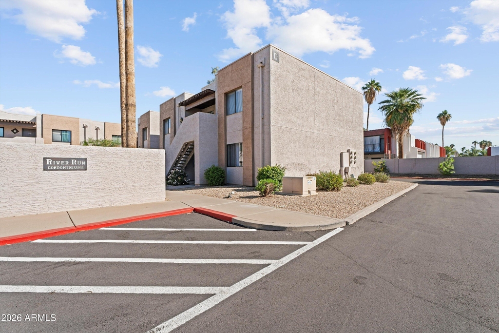 1065 W 1st Street - Photo 0