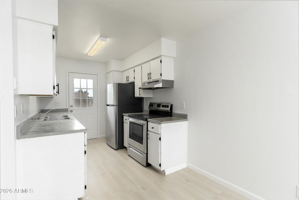 2444 E Willetta Street - Photo 9
