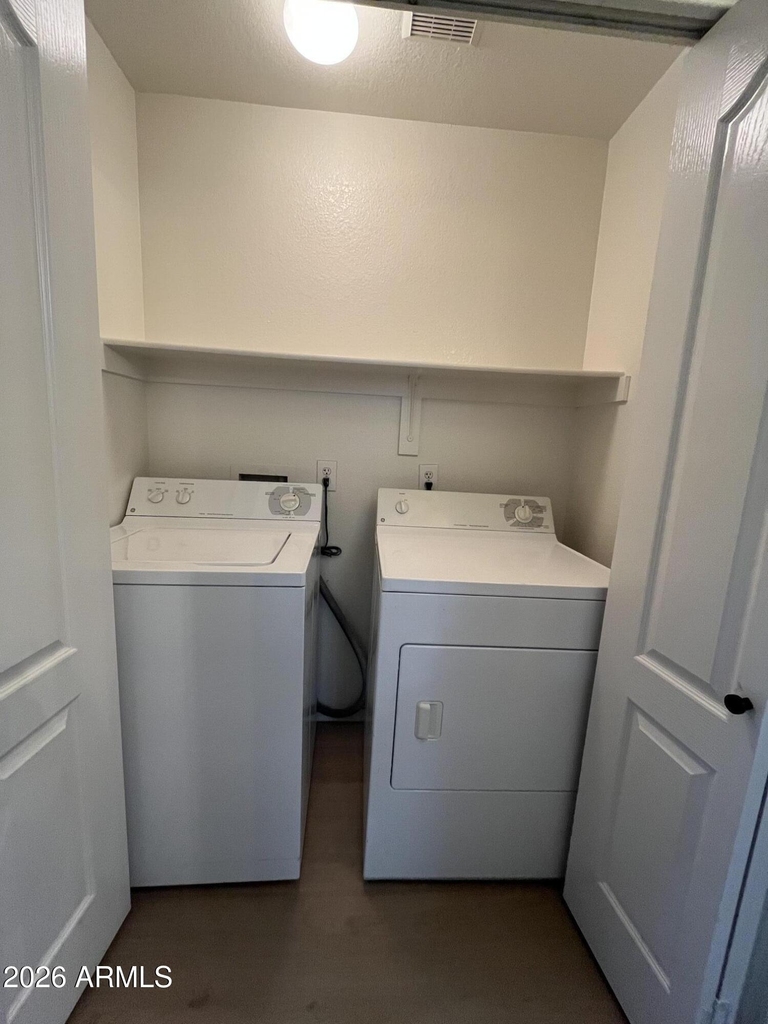 2929 W Yorkshire Drive - Photo 18
