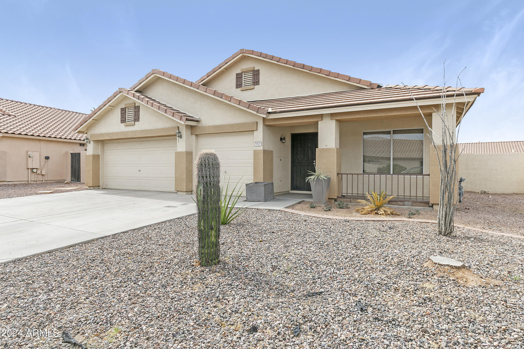 5529 E Gable Avenue - Photo 1
