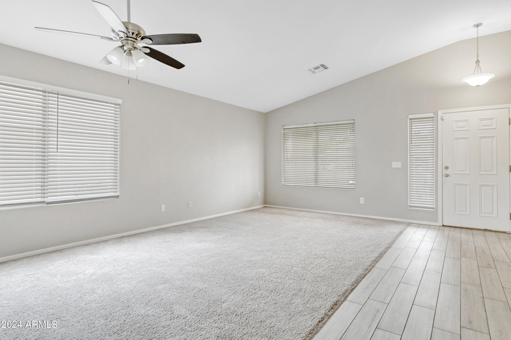 5529 E Gable Avenue - Photo 2