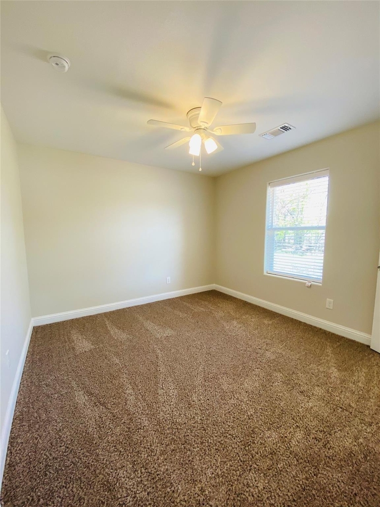 821 W Nelson Street - Photo 6