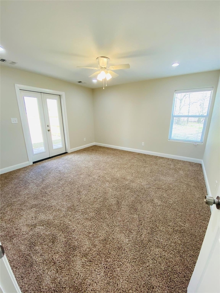 821 W Nelson Street - Photo 5