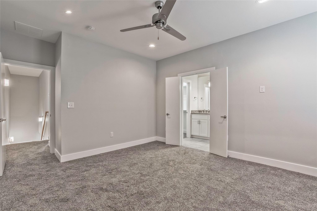 6051 Ross Avenue - Photo 17