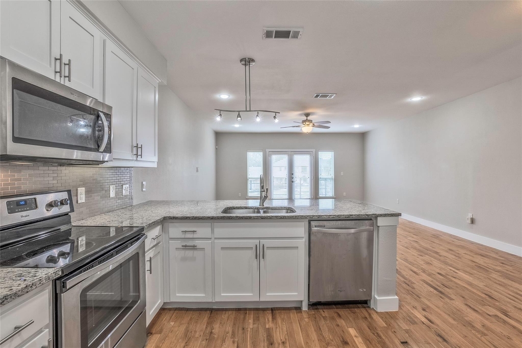 6051 Ross Avenue - Photo 4