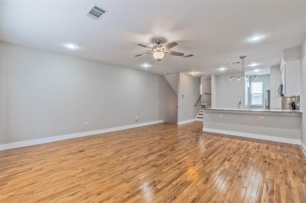 6051 Ross Avenue - Photo 9